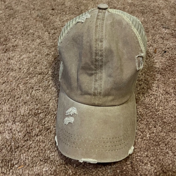 Accessories - Ponytail hat